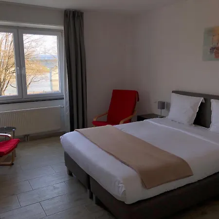 Hotel Nest 3*